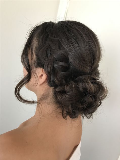 Formal Women Hairstyles, Elegant Hair For Prom, Hair Updos For Quinceanera, All Up Formal Hairstyles, Hoco Hairstyles Red Hair, Bridesmaid Hairstyle For Long Hair, Cute Updos For Homecoming, Sophisticated Haircuts For Women, Flowy Updo