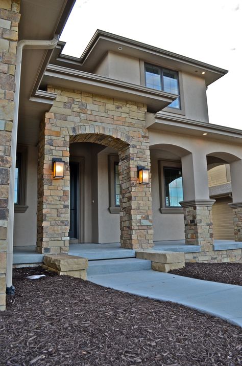 Exterior Stone & Stucco Entrance anchored by clean line lanterns. Rock Facade Exterior, Light Brown House Exterior, Beige House Exterior, Walkways Ideas, Exterior Stucco, Exterior Siding Colors, Stucco Colors, Home Designs Exterior, Window Trim Exterior