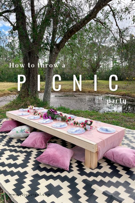 Escape from the hustle and bustle of everyday life with a relaxing and refreshing picnic. In this guide, we'll show you how to create an outdoor oasis that will transport you and your guests to a tranquil and peaceful place. Learn how to choose the right location, set the mood, and create a menu that will satisfy everyone's cravings. Affordable Picnic Ideas, Diy Picnic Set Up, Picnic Set Up Ideas, Chic Picnic Party, Picnic Set Up, Picnic Luxury, Picnic Board, Outdoor Kids Party, Picnic Aesthetics