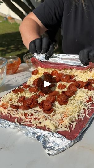 Pepperoni Pizza Meatloaf, Pizza Meatloaf, Pizza Sticks, Fresh Tomato Sauce, Pizza Flavors, Salisbury Steak, Delicious Pizza, Pizza Recipes Dough, Meatloaf Recipes