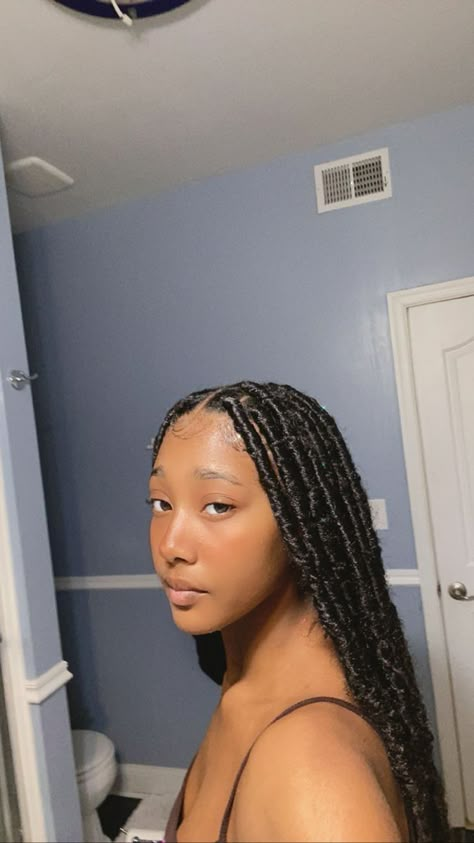 Twisted Hair, Butterfly Locs, Faux Locs Hairstyles, Box Braids Hairstyles For Black Women, Braids Hairstyles Pictures, Protective Hairstyles Braids, Box Braids Styling, Pretty Braided Hairstyles, Girls Hairstyles Braids