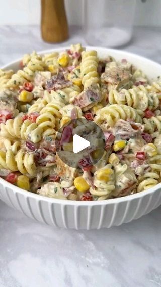 Recetas de chefs on Instagram: "Ensalada de pasta  #comida #receta #deliciosa" Thermomix, Chicken Salads, Corn Pasta, Mexican Corn, Cotija Cheese, Mexican Street Corn, Mexican Street, Easy Salads, Churros