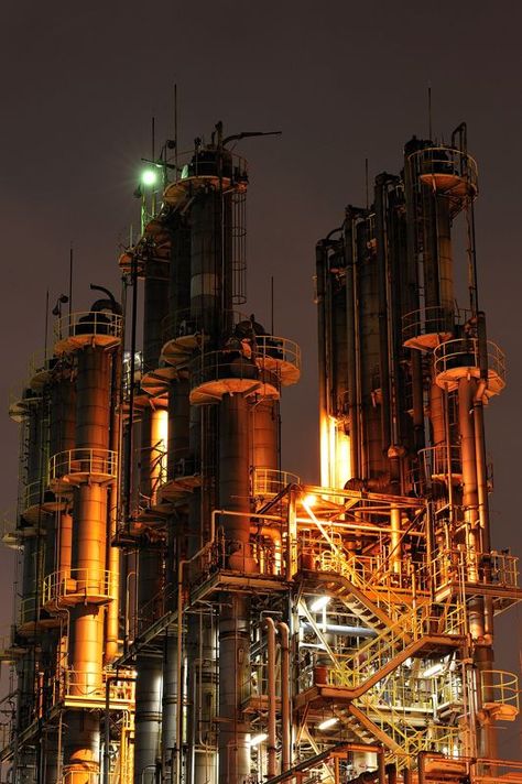 Industrial Engineering Aesthetic, Chemical Engineering Aesthetic, Factory Aesthetic, Chemical Factory, Chemical Plant, Industrial Engineering, Work Images, Oil Refinery, Oil Rigs