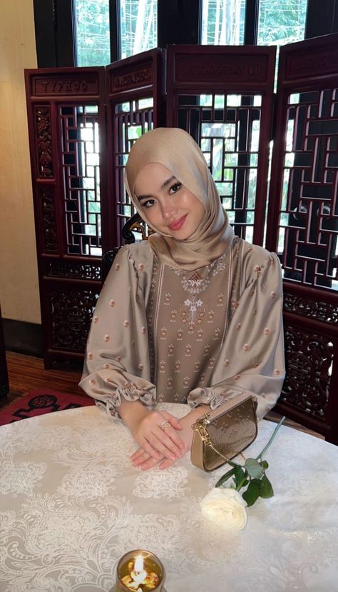 Silk Dress Hijab Outfit, Silk Dress Hijab, Hijab Fits, Silk Hijab, Hijabi Outfit, Girls Dress Outfits, Hijab Fashionista, Muslim Outfits Casual, Birthday Inspo