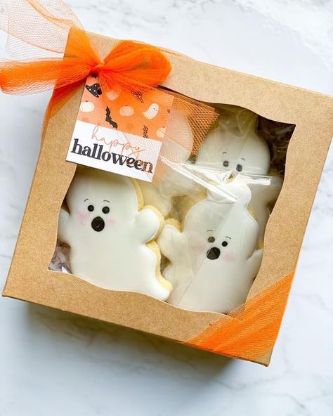 Halloween Cookie Box Sets, Boo Packages, Halloween Cookie Box Ideas, Fall Treat Boxes, Cookies Box Packaging Ideas, Sugar Cookie Packaging, Cookie Box Ideas, Cookies Package, Halloween Cookie Treats