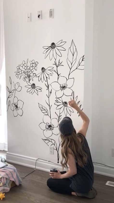 Floral Accent Wall Paint, Flower Wall Bedroom Painting, Wall Paint Designs Floral, Wall Art House, House Wall Mural Ideas, Floral Walls In Bedroom, Flower Wall Drawing Bedrooms, Flowers On Wall Bedroom Paint, Wall Art Flowers Paint