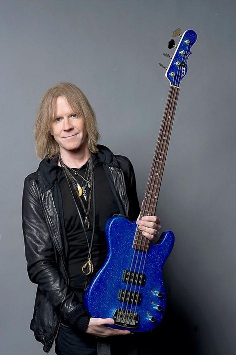 THIS DAY IN METAL on Twitter: "Dec 31st 1951 @THaerosmith bassist with @Aerosmith was born!!! #HappyBirthday #TomHamilton #ClassicRock #HardRock https://t.co/qFdQ8qlojF" Tom Hamilton Aerosmith, Joey Kramer, Tom Hamilton, Brad Whitford, Ross Halfin, Joe Perry, Back Vocal, Rock And Roll Bands, Steven Tyler