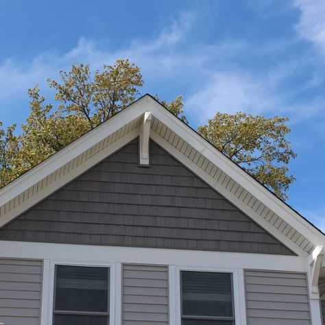 Vinyl Shake Siding - Photos & Ideas | Houzz Shake Shingles Exterior Accent, Peak Siding Ideas, Cedar Shake House Color Schemes, Gable End Siding Ideas, Faux Cedar Shake Siding, Shake Siding Exterior Accent, Accent Siding Exterior, Vinyl Shake Siding Exterior, Flagstone Vinyl Siding