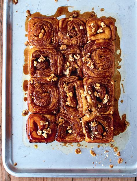 Sticky Honey Cinnamon Buns Chocolate And Orange Tart, Gbbo Recipes, Bake Off Recipes, Best Brunch Recipes, Tray Bake Recipes, Honey Cinnamon, Bread And Butter Pudding, Sweet Dough, British Bake Off