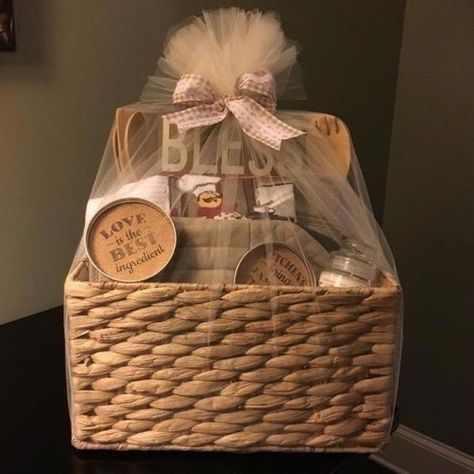 Basket Themes, Housewarming Ideas, Creative Gift Baskets, Gift Ideas Personalized, Craft Boxes, Housewarming Gift Baskets, Gifts Boxes, Mothers Day Gift Ideas, Christmas Basket