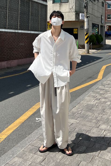 Kpop Summer Outfits Men, Japanese Summer Street Fashion, South Korea Fashion Men, Japanese Guy Outfits, Japanese Mens Fashion Summer, Outfit Ideas Men Summer Street Styles, Summer Asian Outfits Men, Asian Men Fashion Casual Summer, Korean Fashion Men Casual Outfit Summer