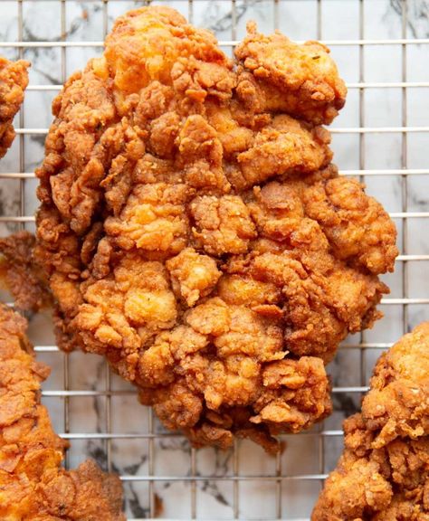 Chicken Legs In Air Fryer, Chicken Thighs Crockpot, Chicken Thighs Boneless Skinless, Recipes Chicken Thighs, Chicken Thighs In Oven, Healthy Chicken Thigh Recipes, Crispy Chicken Burgers, Fried Chicken Burger, Salty Food