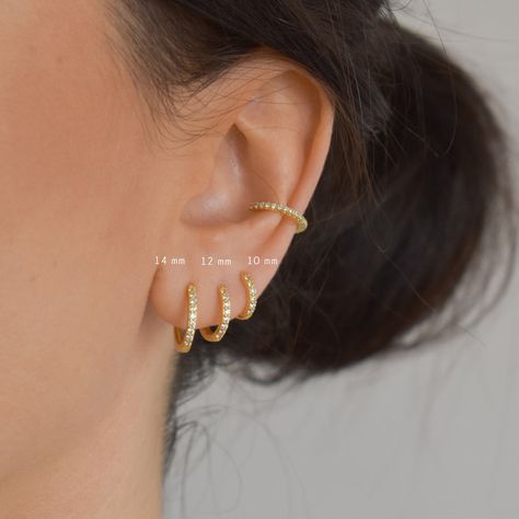 Silver Gold Earrings, Dainty Gold Earrings, Dainty Hoop Earrings, Tiny Hoop Earrings, Earring Silver, Chic Earrings, Tiny Earrings, Gold Earring, Girly Jewelry