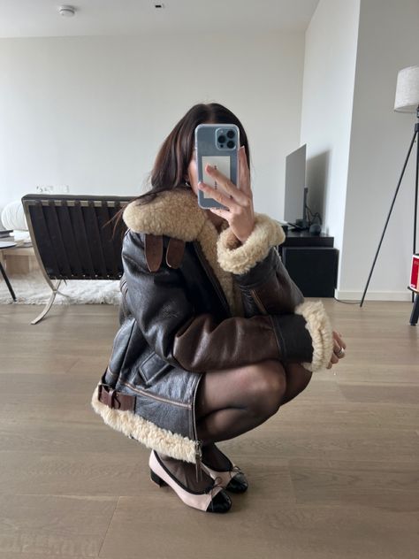 shera jacket leather brown Brown Jacket With Fur Outfit, Brown Fur Lined Jacket Outfit, Fur Lined Leather Jacket Outfit, Fluffy Leather Jacket Outfit, Leather Jacket With Fur Outfit, Leather Fur Jacket Outfit, Brown Shearling Jacket Outfit, Shearling Jacket Outfit, Brown Fur Jacket