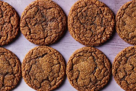 Biting into one of these cookies is like taking the first sip of a festive beverage, and their spiced coffee fragrance gives your kitchen cozy holiday vibes A combination of fresh and ground ginger adds an extra note of warmth that accentuates the coffee flavor and other spices, while the espresso-sugar coating creates crisp edges that yield to pillowy-soft interiors Pair it with your milk of choice and you have a gingerbread latte in a single bite. Toffee Bark, Toll House Chocolate Chip, Easy Oatmeal, Gingerbread Latte, Soft Sugar Cookies, Caramel Cookies, Nyt Cooking, Chocolate Chip Recipes, Spiced Coffee