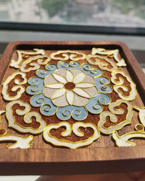 Currently we could provide the materials kit of easily accessible works with cloisonné craftsmanship for selling. And hope everyone could have a try on DIY your own cloisonné works.😄 #diy #craft #handicraft #cloisonne #cloisonneenamel #materials #chineseart #handmadegifts Cloisonne Patterns, Cloisonne Enamel, Chinese Art, Try On, Handmade Gifts