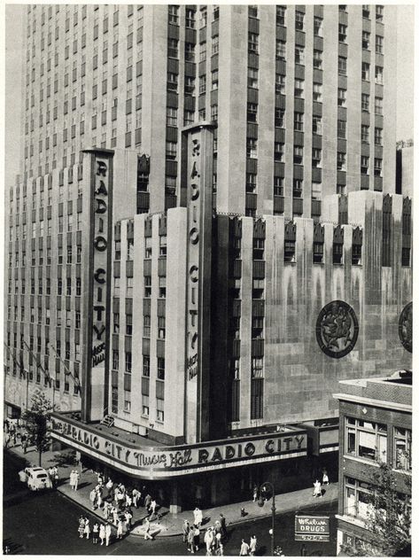 ARCHI/MAPS : Photo Art Deco Facade, New York City Buildings, Architecture Mapping, New York Architecture, New York Pictures, Deco Architecture, Radio City Music Hall, Historical Background, Radio City