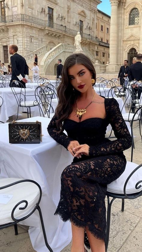 Nika Mariana, Couture Dresses Short, Travel Poses, Seductive Style, Elegant Outfit Classy, Classy Prom Dresses, Elegant Dresses Classy, Jumpsuit Elegant, فستان سهرة