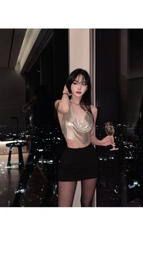 Korean Clubbing Outfit, Outfits For Club Night, Korean Club Outfit Ulzzang Fashion, Outfits For Club Night Going Out, Korean Club Outfit, Tight Skirt Outfit, Club Night Outfit, Clubbing Outfits Nightclub, Clubbing Outfit