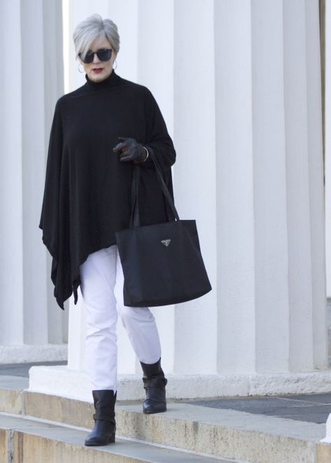 Black and White | Styleatacertainage Black And White Outfit Ideas, Mode Over 50, Style At A Certain Age, Over 60 Fashion, Older Women Fashion, Women Fashion Edgy, Ageless Style, Black And White Style, 60 Fashion