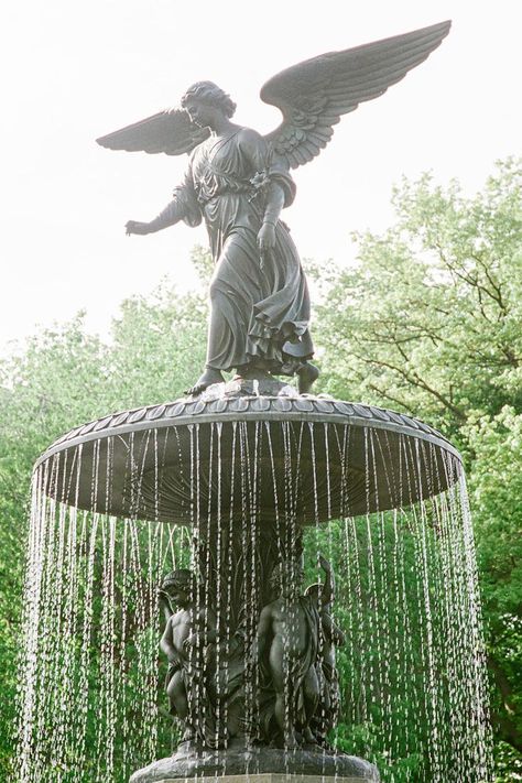 Wishing Fountain Aesthetic, Baroque Fountain, Elopement Wedding Ceremony, Beautiful Fountains, Bethesda Fountain, Indoor Water Features, Pond Fountains, Classic House Design, Antique Statue