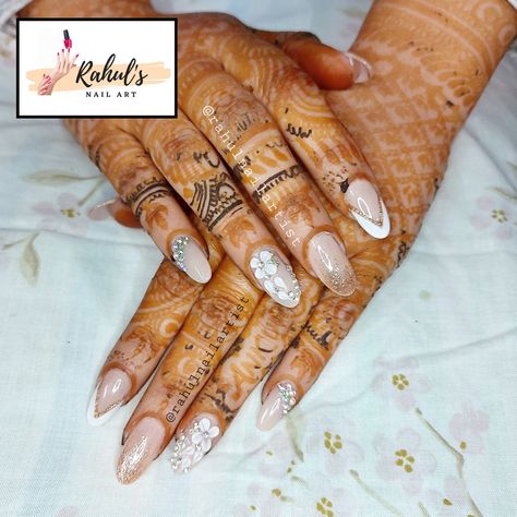 Indian Engagement Nails Ideas, Engagement Ring Nail Art, Engagement Nails Indian, Nail Art Designs For Engagement Bride, Nail Art For Marriage, Nail Art For Engagement, Indian Wedding Nail Art Designs, Nail Art Designs For Engagement, Festive Nails Indian