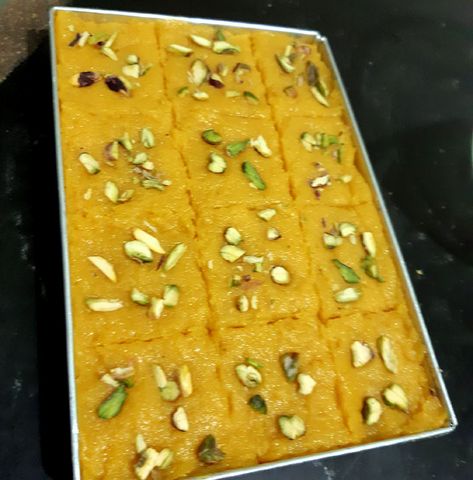 Mango Barfi Recipe, Palak Chicken, Barfi Recipe, Peda Recipe, Pulp Recipe, Recipe Mango, Aloo Recipes, Mango Pulp, Recipe Indian