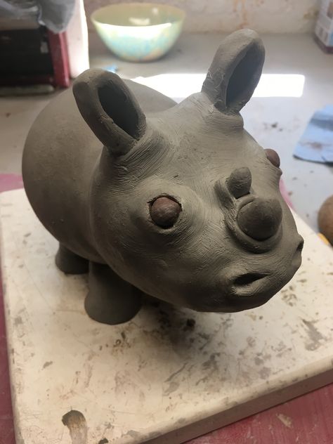 Clay Coin Bank, Clay Piggy Bank, Beads Of Courage, Money Jar, Baby Rhino, Pottery Animals, Money Jars, Kids Pottery, Clay Work