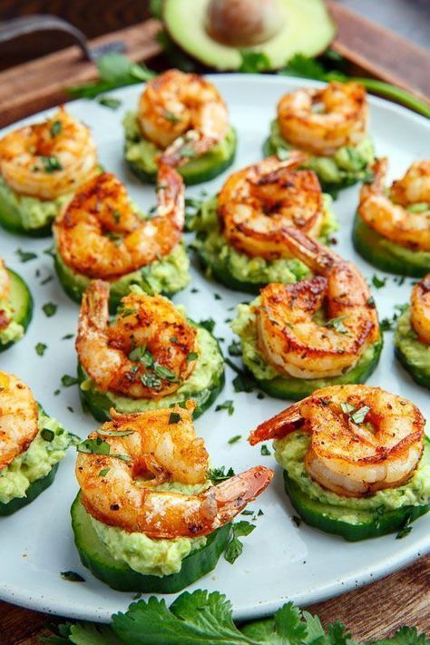 Southern Thanksgiving Menu, Thanksgiving Menu Ideas Side Dishes, Blackened Shrimp, Avocado Cucumber, Plats Healthy, Traditional Thanksgiving Menu, Cucumber Bites, Thanksgiving Menu Ideas, Thanksgiving Dinner Menu