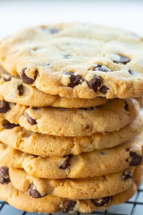 Crispy Chocolate Chip Cookie Recipe - The Kitchen Magpie Cookie Recipe Without Baking Soda, Crunchy Cookies Recipe, Best Choc Chip Cookies, Choc Chip Cookie Recipe, Crunchy Chocolate Chip Cookies, Crispy Chocolate Chip Cookies, Best Chocolate Chip Cookies Recipe, Homemade Chocolate Chips, Homemade Chocolate Chip Cookies