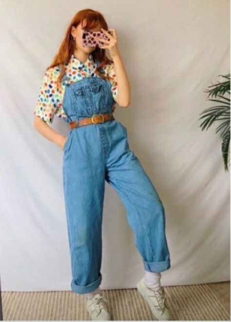 1980s Overalls Outfit, Overalls Outfit 80s, Aesthetic Romper Outfits, Overalls Autumn Outfit, 80s Jumpsuit Outfit, Overalls Outfit Drawing, 70s Overalls Outfit, 80s Overalls Outfit, 1980s Overalls