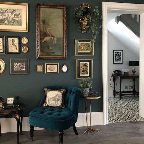 Moody dark walls with white trim - From the @farrowandball Inchyra walls to the @madedotcom bouji… Color Themes Interior Design, Cozy Dark Academia Living Room, Vintage Lounge Room, Dark Green Lounge, Dark Lounge, 1930s Home, Dark Home Decor, Casa Vintage, Living Room Inspo