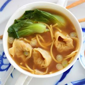 Soup Wonton, Won Ton Soup, Soup With Noodles, Wonton Noodle Soup, Wonton Soup Recipe, Wonton Noodles, Won Ton, Dumplings For Soup, Asian Soup