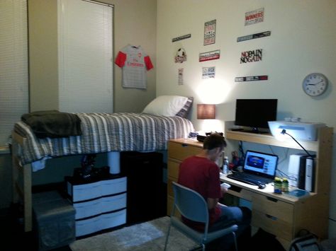 Guys dorm room Cool and functional!  Pacific University of Oregon Cascade Hall                                                                                                                                                                                 More Guy Dorm Room, Boys College Dorm, Boy College Dorms, Dorm Room List, Dorm Planning, Guy Dorm Rooms, Guy Dorm, Dorm Room Necessities, University Rooms