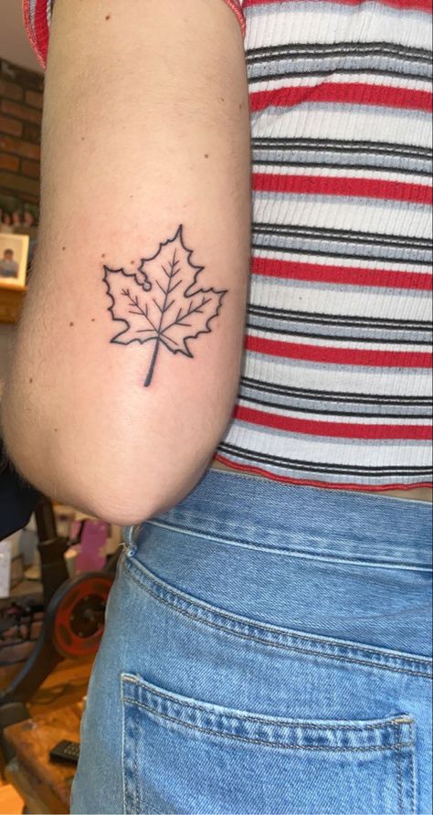 Maple Leaf Tattoo Black And White, Red Maple Leaf Tattoo, Fall Leaves Tattoo, Leaf Tattoo, Leaf Tattoos, Black Tattoos, Maple Leaf Tattoo, Maple Leaf, I Tattoo