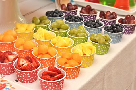 Jelly Bean Birthday Party Ideas and Candy Bar Desserts table - via BirdsParty.com Rainbow Jelly, Trolls Birthday Party, Fruit Bar, Rainbow Fruit, Kids Party Food, Rainbow Birthday Party, Fruit Cups, Birthday Party Food, Diet Vegetarian