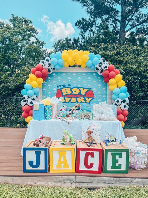 Baby Boy Disney, Toy Story Party Decorations, Toy Story Baby, Baby Boy Themes, Toy Story Theme, Baby Shower Theme Decorations, Creative Baby Shower, Baby Shower Deco, Disney Baby Shower