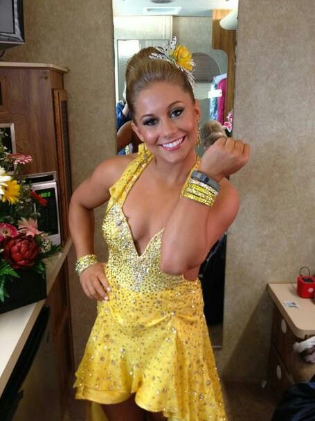 Shawn Johnson #DWTS Aly Raisman Sports Illustrated, Fuel Band, Shawn Johnson, Usa Gymnastics, Celebrity Sightings, Olympic Champion, Wearable Tech, Dancing With The Stars, Sport Man