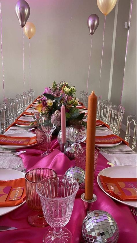 Sunset Theme Dinner Party, Disco Dinner Table, Disco Dinner Party Table, Disco Themed Dinner Party, Disco Galentines Party, Birthday Dinner Outside, Disco Table Setting, 21 Diner Ideas, Birthday Dinner Themes