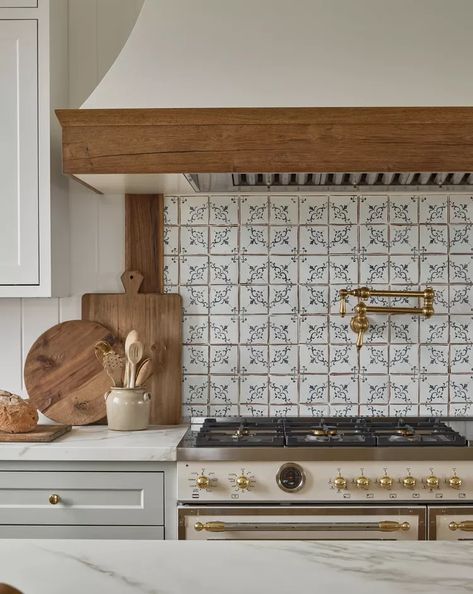 Beadboard Kitchen, What Is Interior Design, Patterned Tile Backsplash, Spacious Kitchens, Backsplash Ideas, Modern Farmhouse Kitchens, Küchen Design, Tile Backsplash, Dream Home Design