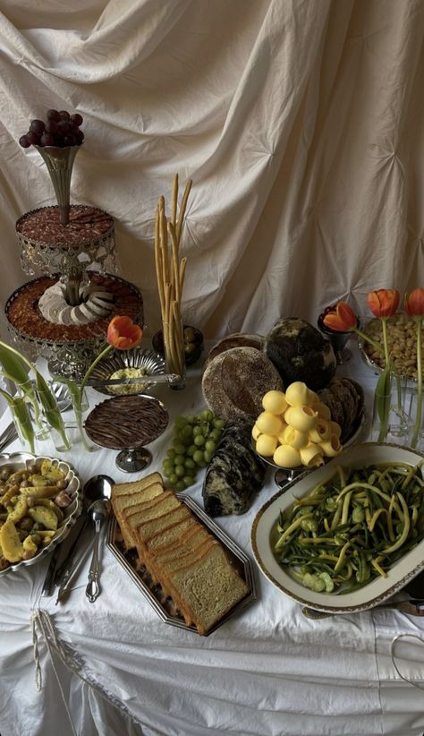 Medieval Dinner, Medieval Wedding, Supper Club, Photography Inspo, Dinner Table, Holiday Parties, Dinner Party, Food Photography, Birthday Party