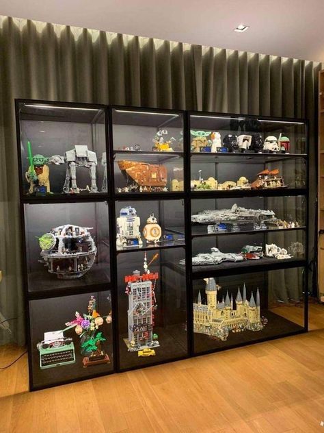 Lego Game Room Ideas, Display Shelf For Collectibles, Starwars Lego Display Ideas, Kids Lego Storage Display, Lego Stand Ideas, Lego Display Bedroom Ideas, Lego Collection Display Room, Starwars Lego Sets, Lego Collection Room