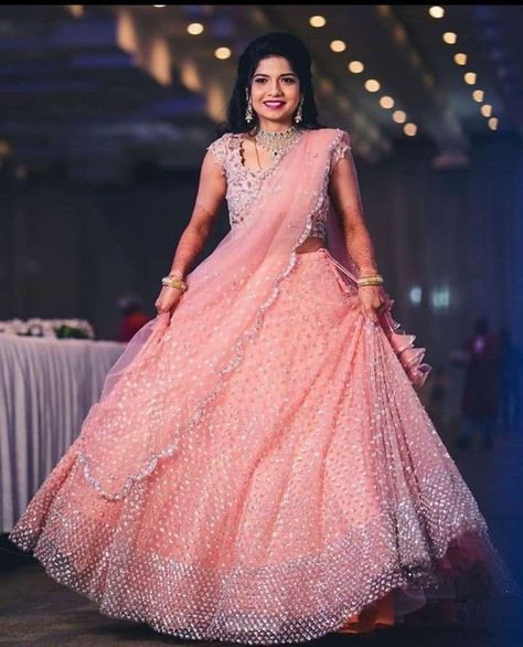 Lehnga Designs For Reception, Half Saree Lehenga For Wedding, Reception Ghagra Bridal Lehenga, Leghanga Half Blouse Design, Reception Lehenga Designs, Reception Half Sarees, Lehenga For Reception Bridal Indian, Half Saree For Reception For Bride, Lehanga For Reception Bridal Indian