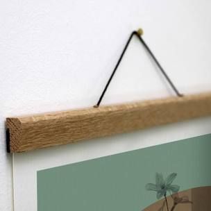 Poster Hanger Diy, Diy Poster, Art Hanger, Cadre Diy, Hanger Diy, Poster Hanger, Hanging Frames, Wooden Hangers, Hanging Posters