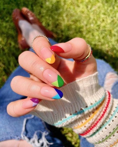 Classy Rainbow Nails, Rainbow Nails Natural, Pride Nails Almond Shape, Abstract Rainbow Nails, Posca Nail Art, Pride Nails Almond, Colorful Wedding Nails, Rainbow Nails Simple, Rainbow Nail Design