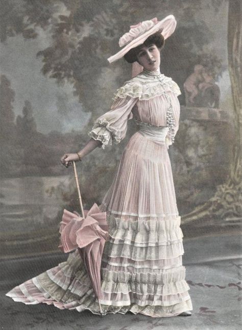 1900’s Fashion, Edwardian Fashion Plates, Victorian Era Dresses, Belle Epoque Fashion, Edwardian Hat, 1900 Fashion, 1900s Fashion, 1910s Fashion, Edwardian Dress