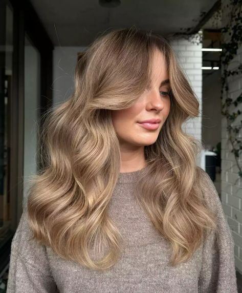 20 Teddy Bear Blonde Hair Ideas: The Cozy, Chic Hair Trend You Need to Try - Pretty Designs Soft Autumn Blonde Hair, Teddy Bear Hair Color, Teddy Blonde, Teddy Bear Blonde Hair, Teddy Blonde Hair, Teddy Bear Blonde, Warm Blonde Hair, Rambut Brunette, Summer Blonde Hair