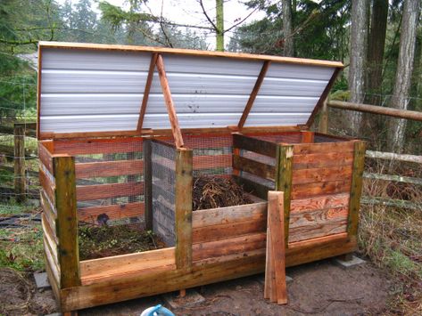 How To Build The Ultimate Compost Bin (This is it, this is the one I want to build and I think we have all the materials to build it including the metal roofing for the lid!) Compost Bin Diy, Diy Compost, Garden Compost, Pallet Garden, Recycled Pallets, Have Inspiration, Pallets Garden, Garden Structures, Veggie Garden