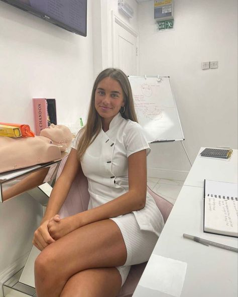 Dermatology Nurse Aesthetic, Cosmetic Nurse Injector Aesthetic, Beautician Aesthetic, Esthetician Knowledge, Cosmetic Nursing, Cosmetologist Aesthetic, Dermatologist Aesthetic, Dermatology Aesthetic, Beauty School Cosmetology