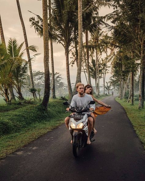 Dream Couple Vacation, Thailand Couple Photography, Bali Couple Poses, Thailand Photo Ideas Couple, Couple Bali Photo Ideas, Thailand Couple Pictures, Bali Couple Photos, Bali Instagram Pictures, Bali Picture Ideas